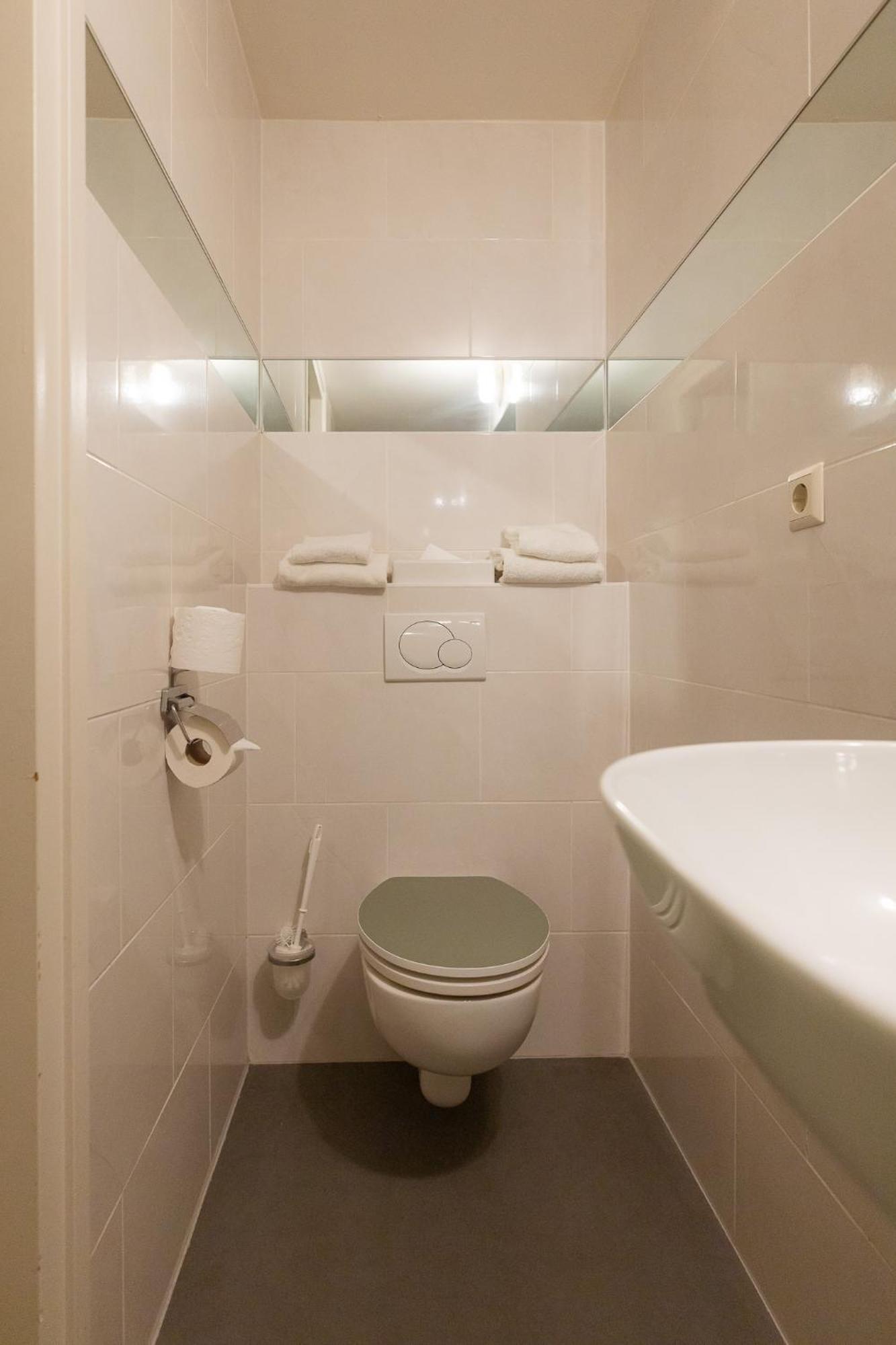 FLOATS by H2OTEL Rotterdam Ngoại thất bức ảnh