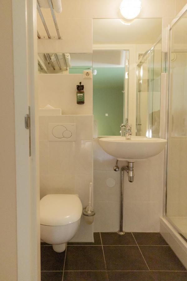 FLOATS by H2OTEL Rotterdam Ngoại thất bức ảnh